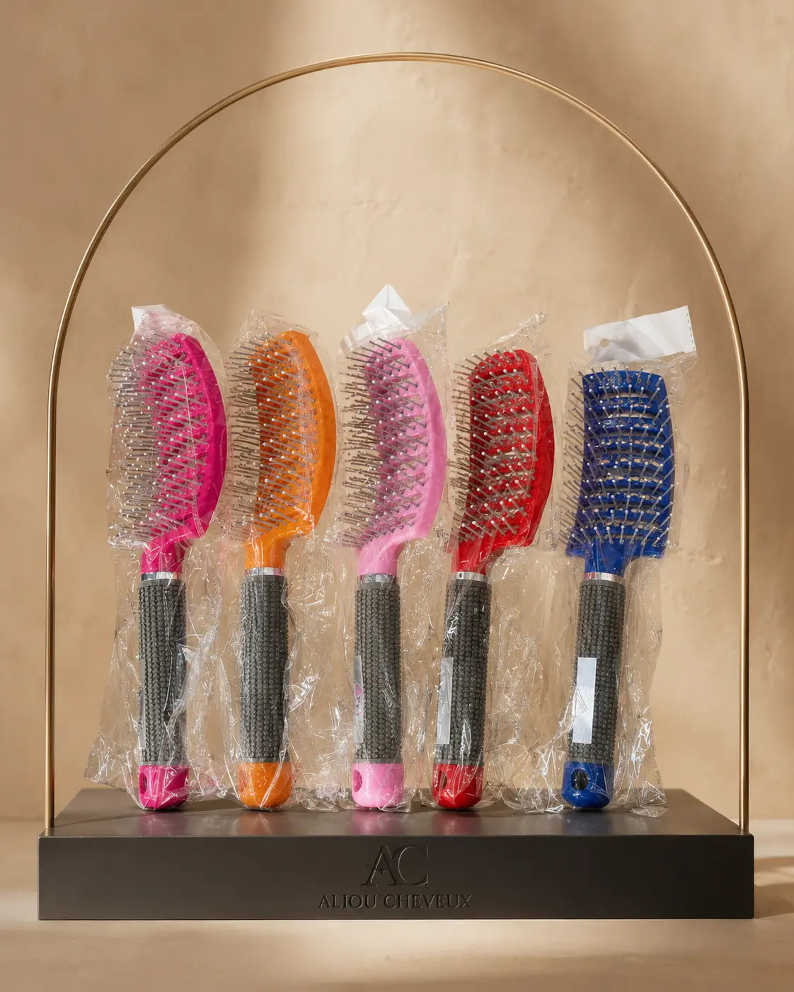 Lot de Brosses Démêlantes — mise en scène studio AC