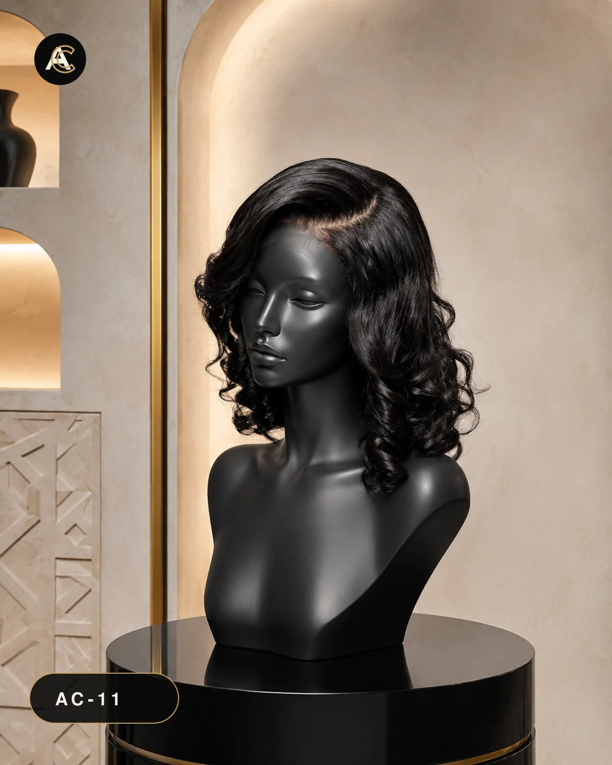 Vague Luxe — 18" — présentation showroom AC sur mannequin noir