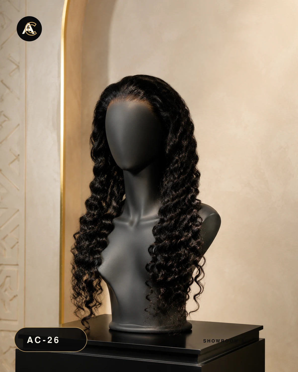 Frisée — 30" — présentation showroom AC sur mannequin noir